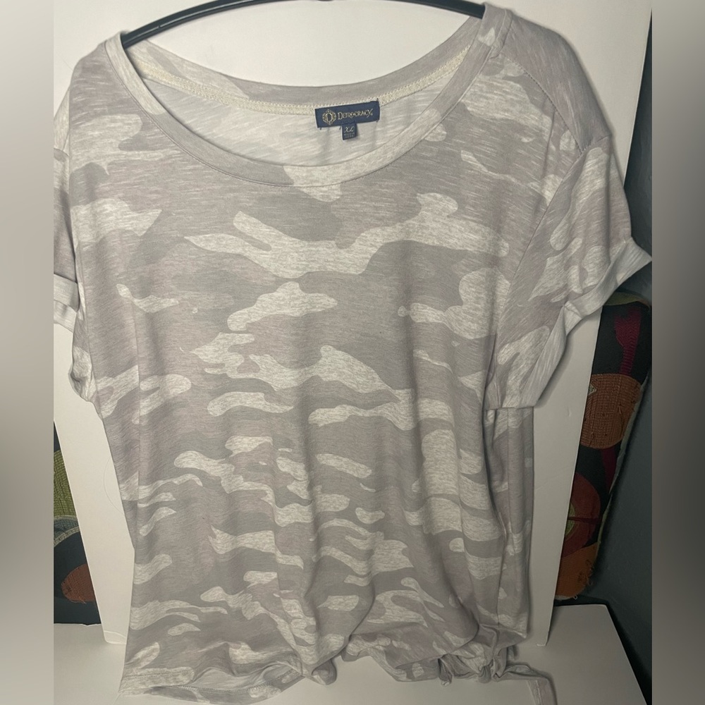 Democracy blouse Women’s XL grey camouflage pattern